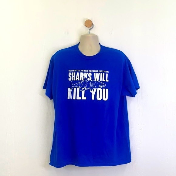 Gildan -What Doesn’t Kill You Makes You Stronger Except Sharks Graphic T Shirt L - Picture 1 of 9